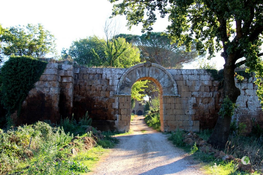 Porta di Giove - Via Amerina