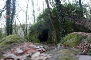 io e la casa - piramide etrusca bomarzo